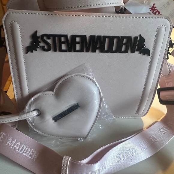 Viral TikTok TJmaxx Halloween pink Steve Madden purse - Picture 1 of 1